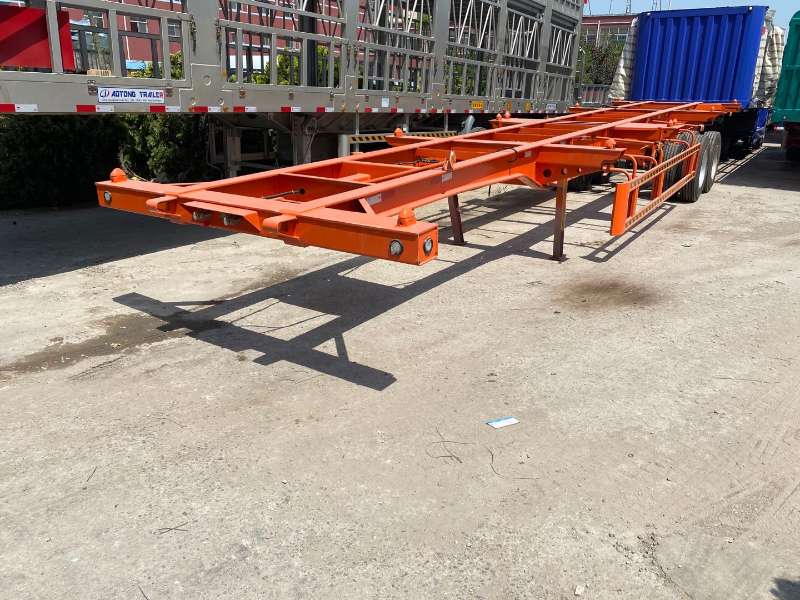 梁山集裝箱運(yùn)輸半掛車