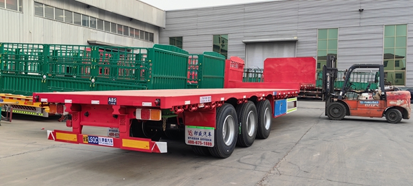 低平板運(yùn)輸半掛車廠家