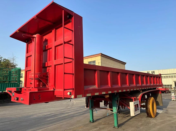 后翻自卸半掛車價格