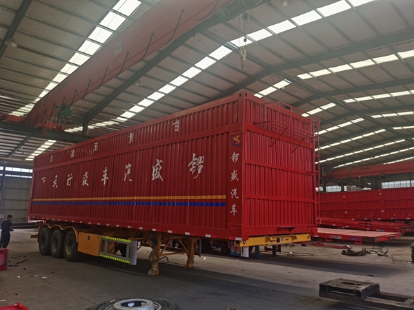 節(jié)能平移自卸車